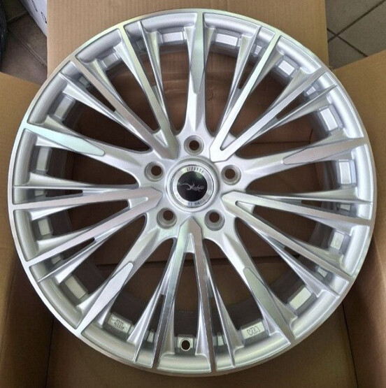 Диск Lizardo Xh304 18x7.5 5x114.3 ET49.5 DIA67.1 SMF